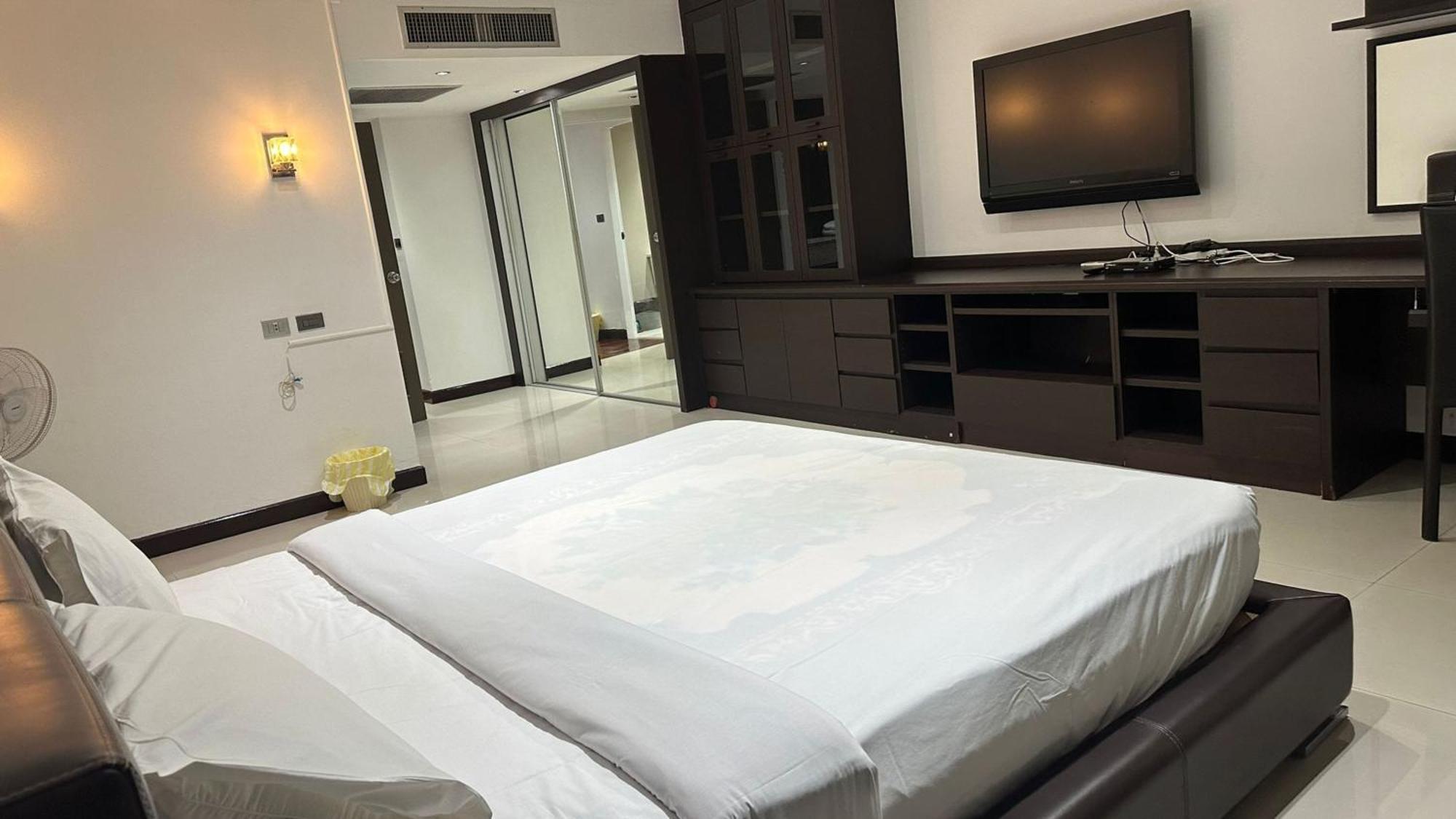 Omni Tower Sukhumvit Soi 4 Direct Leilighet Bangkok Eksteriør bilde