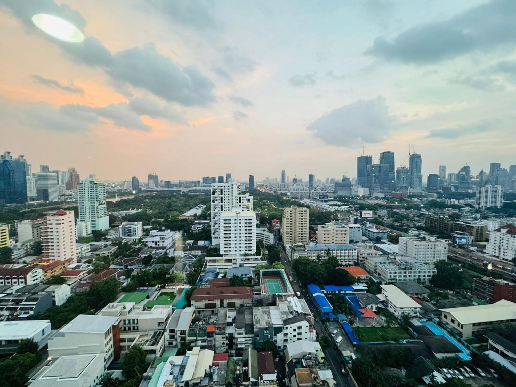 Omni Tower Sukhumvit Soi 4 Direct Leilighet Bangkok Eksteriør bilde