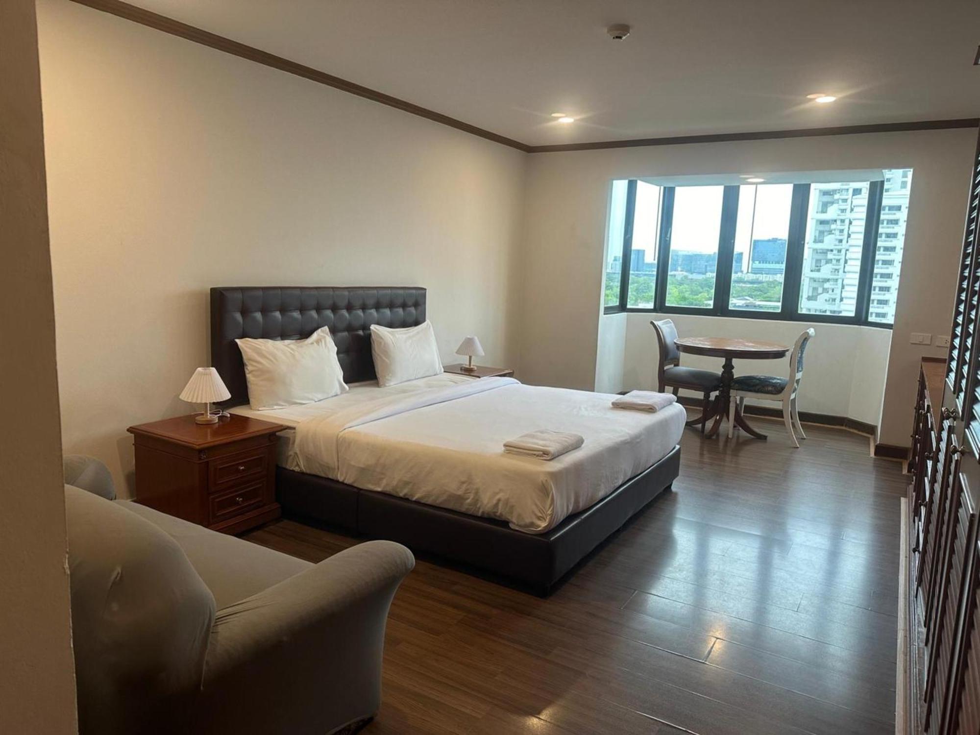 Fully Furnished Omni Tower Apartments Nana - Sukhumvit Soi 4 Bangkok Eksteriør bilde