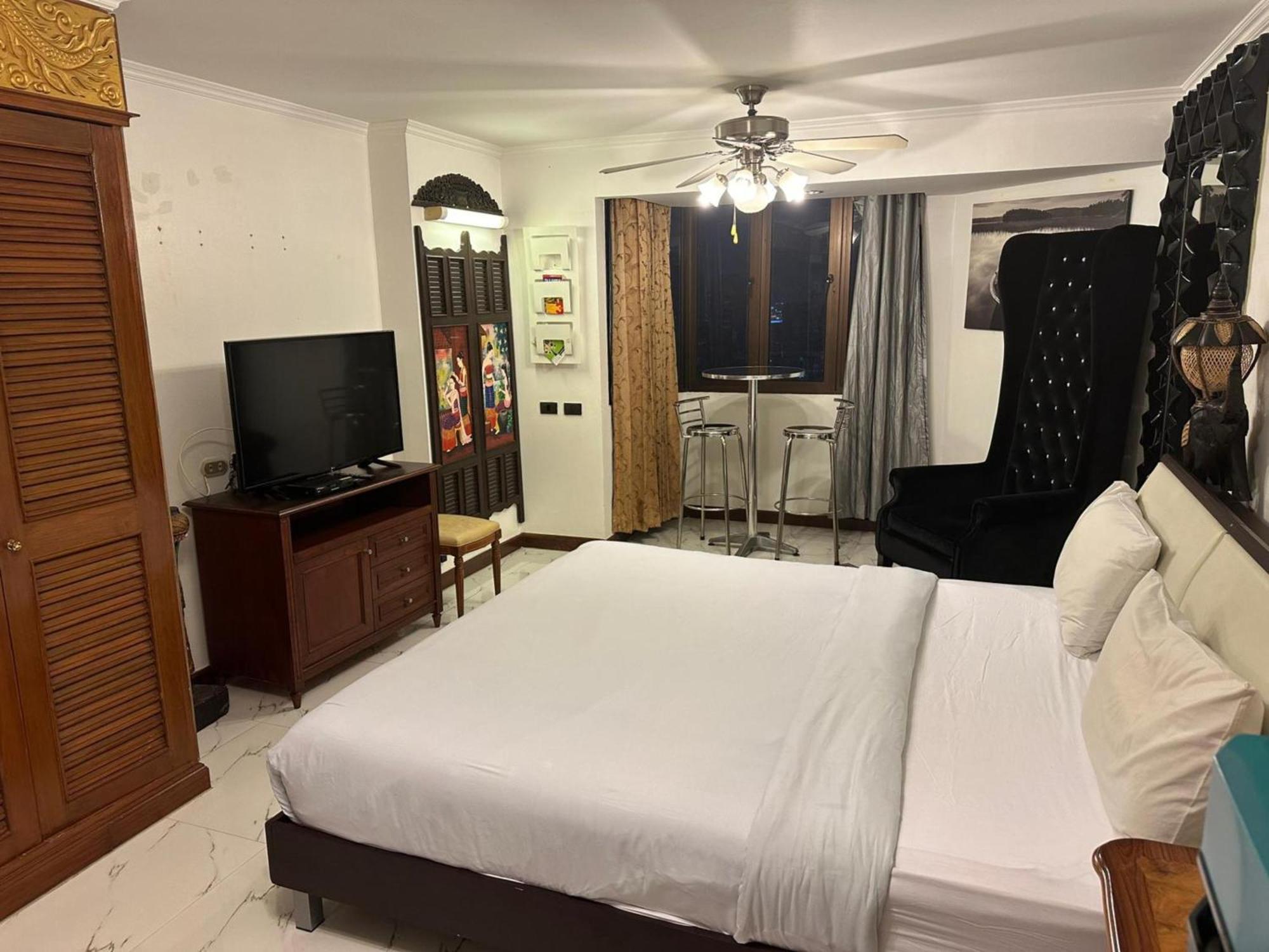 Fully Furnished Omni Tower Apartments Nana - Sukhumvit Soi 4 Bangkok Eksteriør bilde